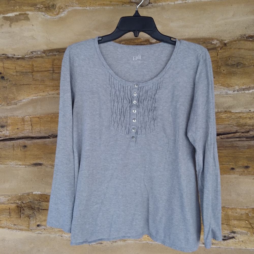 Light Gray Long-Sleeve Knit Henley Top